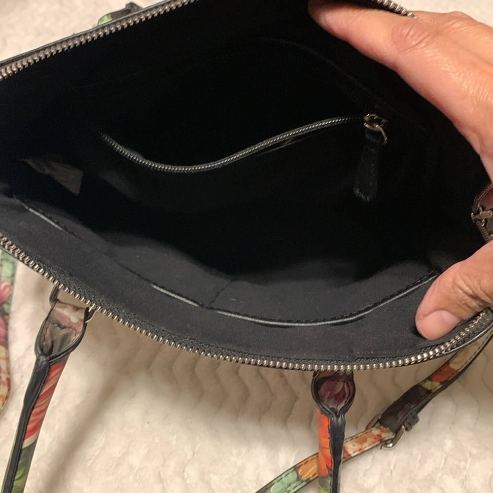 Gorgeous!!! Floral Purse - Picture 9 of 10